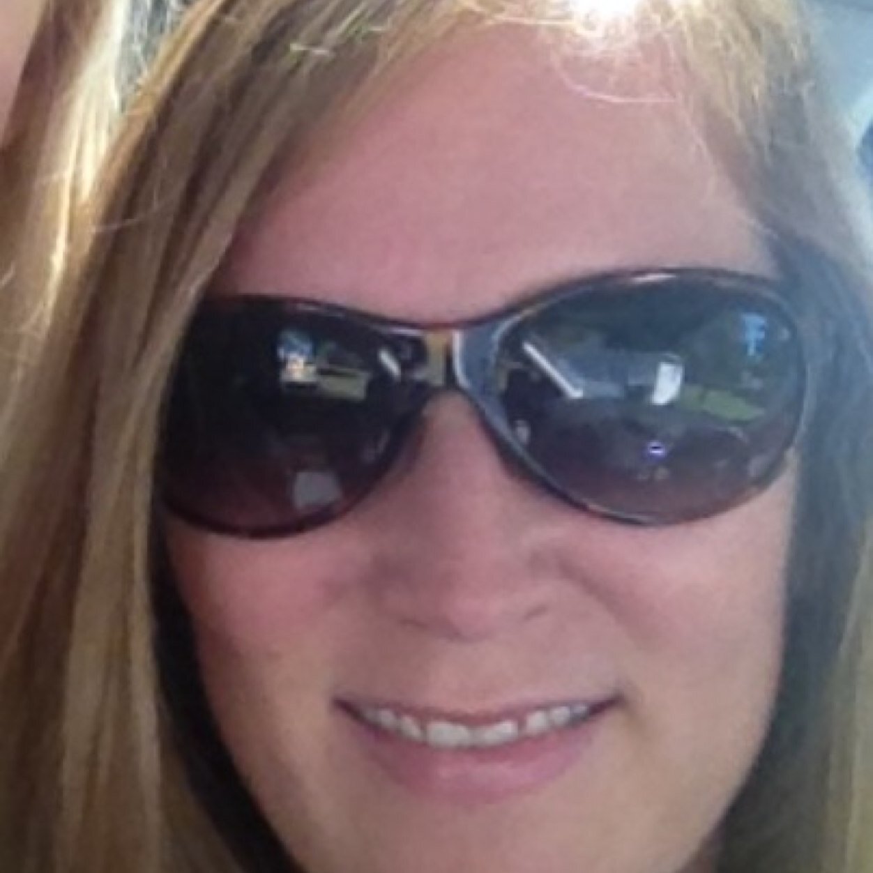Teacher, mother, lover of baseball and football, Gamecocks, and Wolverines. Loathe negative people!