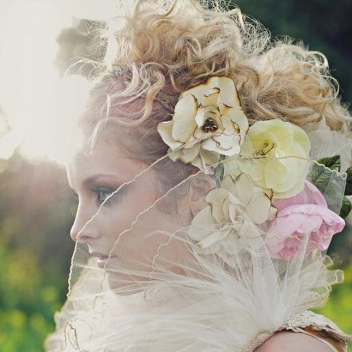Etsy shop owner of handmade handbags, scarves and bridal/special occasion hair flowers. http://t.co/Dp1wfgn4ys Instagram @shanionie