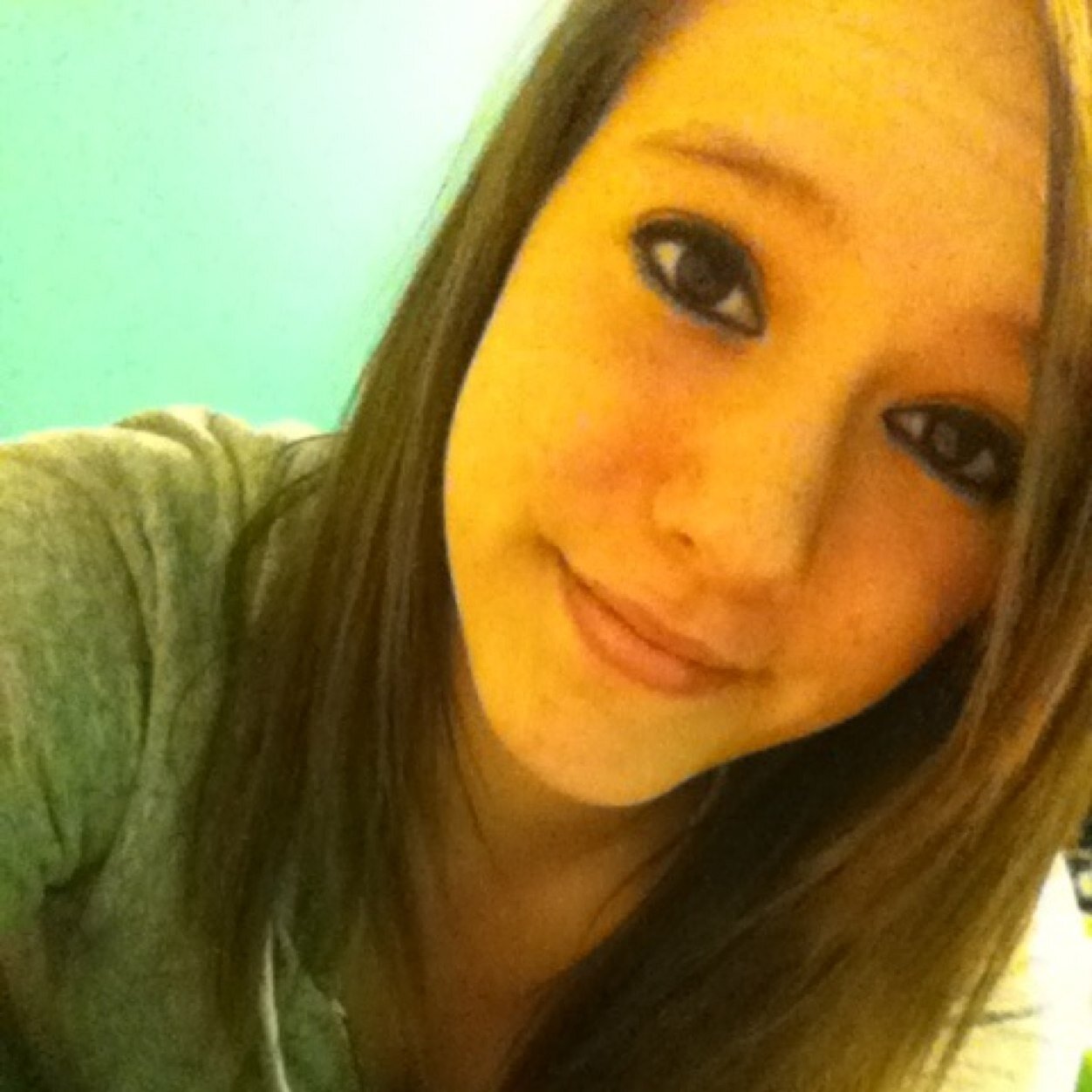 I LOVE BAEZA!! I love tatts, piercings, and animals!!! My kik: screamo23 Snapchat: emma.ray23