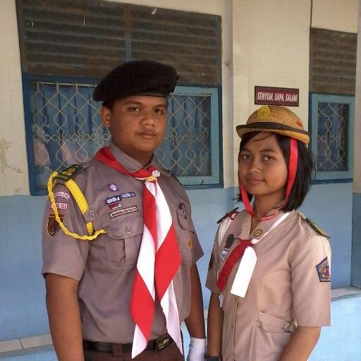 Orang yang humoris dan puitis