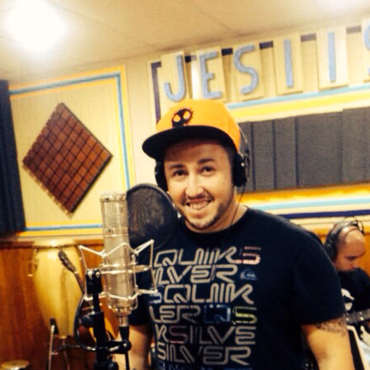 Compositor y cantante