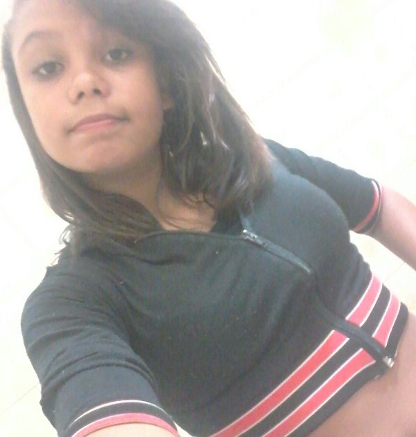 Sooou a minininhaa imperfeitaa, aquella que choravpor amor, aquela que diiz eu te amoo por nada! ♡