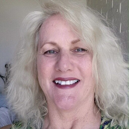 paulinelamoya's profile picture. 