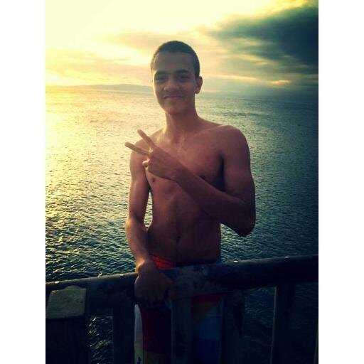 emilb3llo's profile picture. Aveces es bueno mirar el mundo alreves ;D Instagram:@emilb3llo