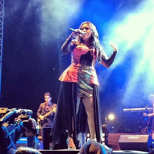 Amo cantar y mi vida se llena de vida si la musica llena mi oido!!orgullosamente de cd.valles slp y su bella huasteca potosina!!