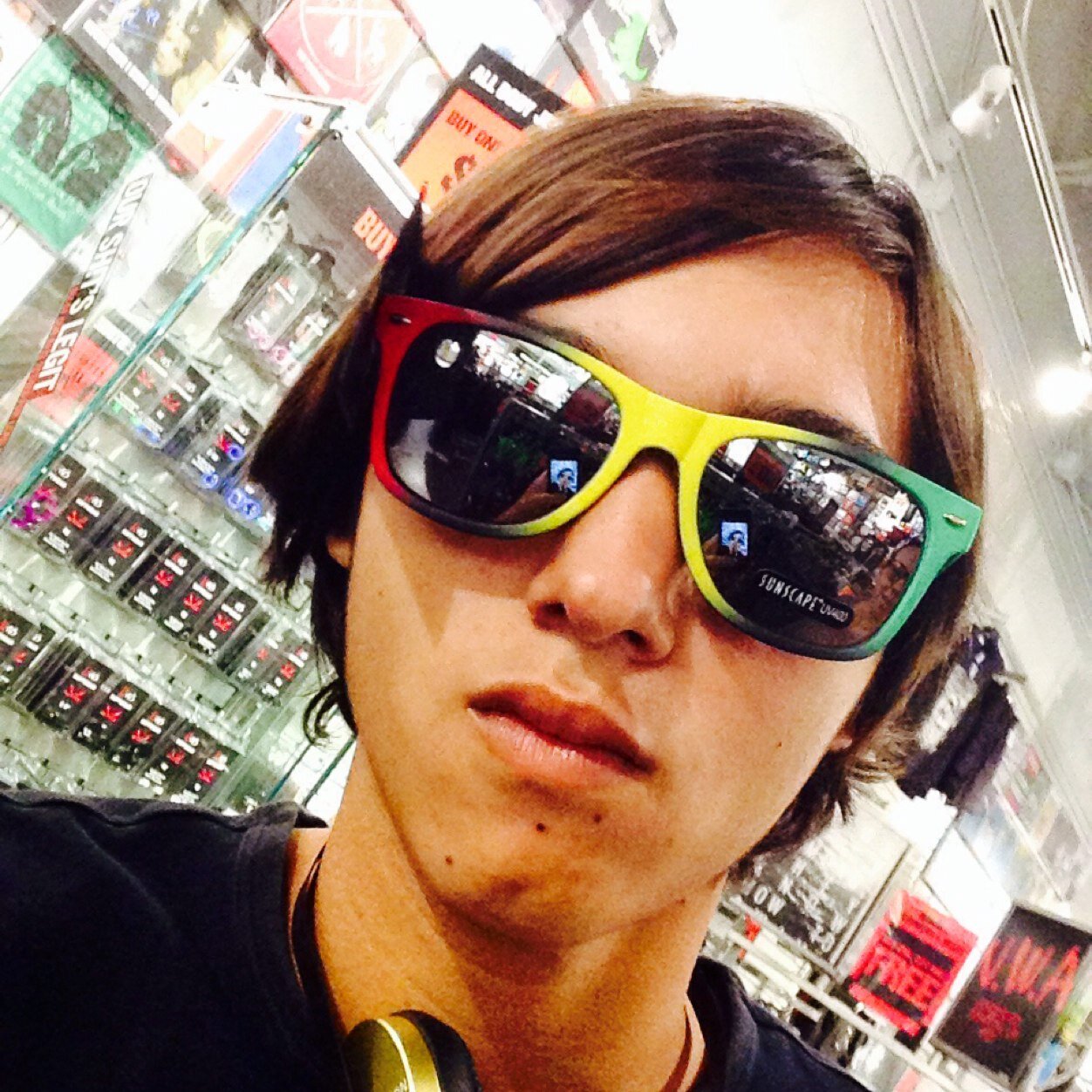 CMonjoy's profile picture. Single 
Brazilian 
Freshman at jp terrevella