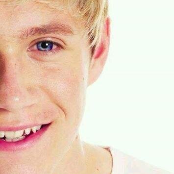 Mairelys_lwwy's profile picture. 17.Huye de las personas que apagan tu sonrisa.