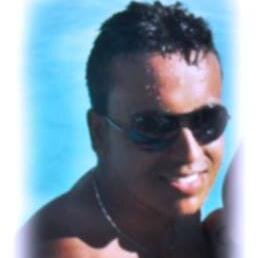 Amante do Futebol, Atleticano Fanático, Esportista, Arranho na música, Cursando Ciências Contábeis!