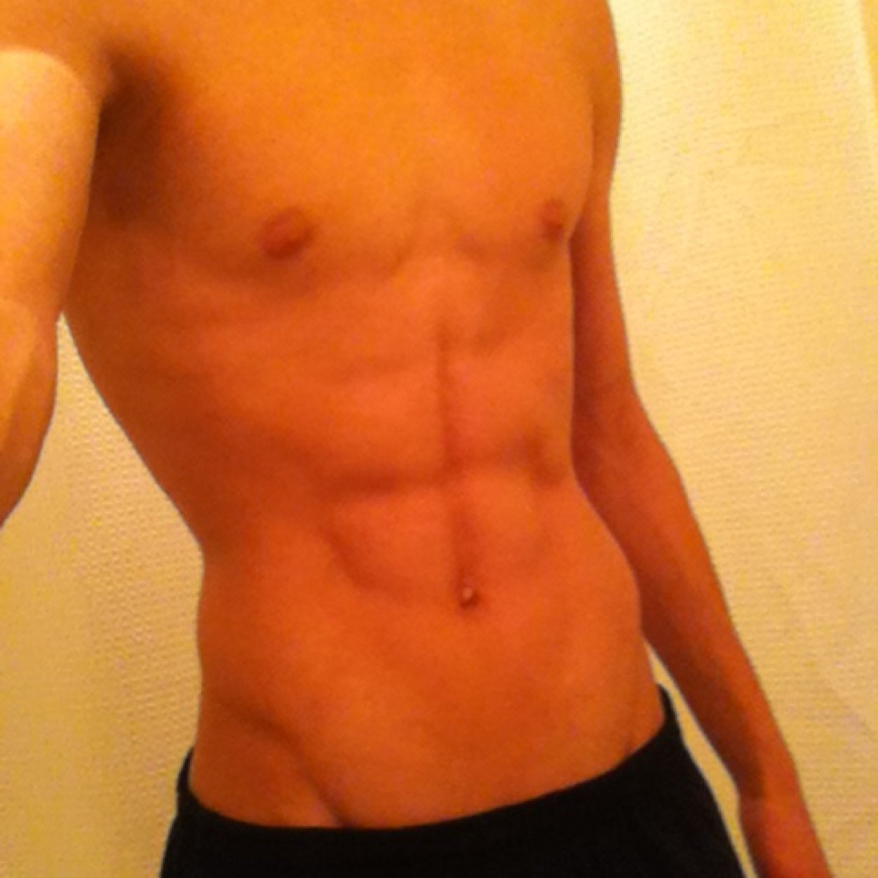 I like to run and have fun! Motivation, tips, fun and more for all runners and athletes. avi and header are me!