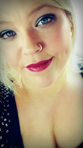 Business Owner, Mom, Life Changer, live. love. laugh. grow.