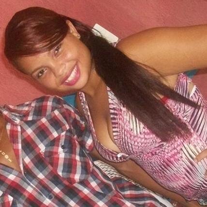 Vivo a minha vida sem regras! Sou o que sou, não me julgue voce não tem esse direito! Fala mal de mim Mas é minha fã encubada!!!