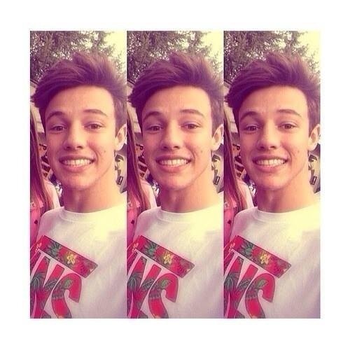 please follow my acc @urnotcam. i need more magcon acc to follow, i'll follow back