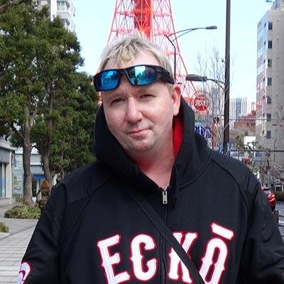 Graphic designer by day, street artist by night. ❤️ New technology, Retro games, Anime, Robots, Toys & pretending I'm a DJ. https://t.co/o1nV3E1oj6