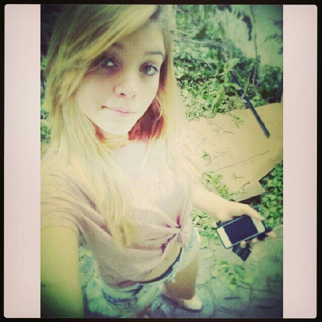 corre atrás só se for da felicidade♡♥
