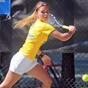 brunaponce33's profile picture. E aqueles que foram vistos dançando foram julgados insanos por aqueles que não podiam escutar a música..