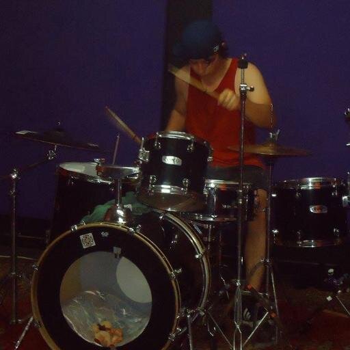 Frontend dev,
Geek,
HardcorePunkDrummer,
Papá de Oreo