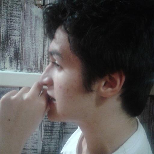 O beijo mas gostoso é aquele que foi trocado mil vezes com os olhos antes de chegar a boca!!!