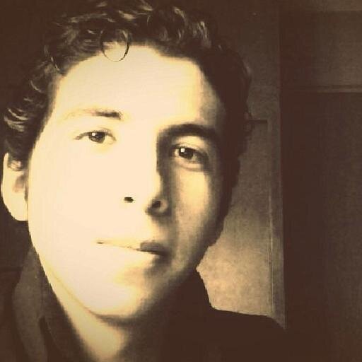 No trates de ser perfecto para una persona, mejor espera a que llegue alguien y ame tus imperfecciones.