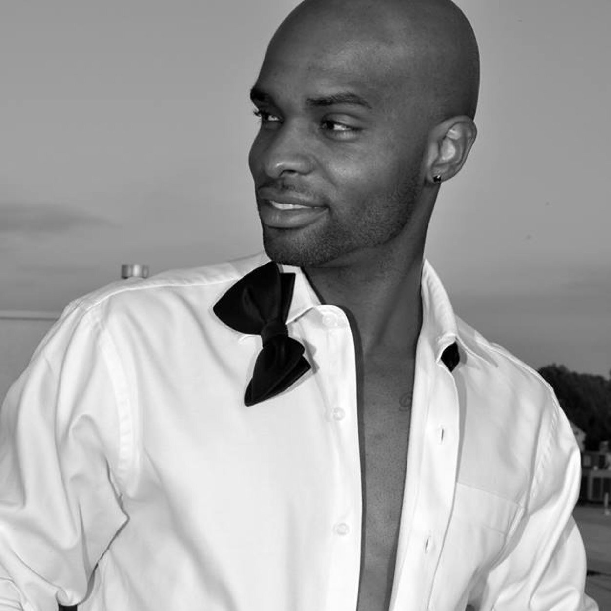 Commerical Print Model 
Actor 
Your Favorite Bartender 
Come by Toros Locos if your in Hollywood