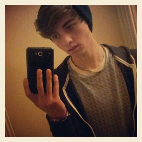 I like stuff. I would also follow back because im a lovely young man. I also enjoy batman, who doesn't?