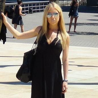 VALEGINGER's profile picture. Milanese d'adozione, amo spendere, leggere,fare sport. Money is my bf ever.