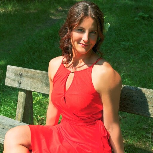 I am a 41 year old teacher, coach and politician. I teach Swedish, English a healthy lifestyle and strength training for a long and healthy life! Feminist