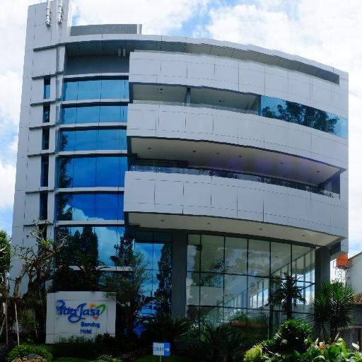 Your Second Home in Dago I Jl. Ir. H. Juanda No. 132 Bandung 40132 I Phone: 022 - 250 2664 ; 022 - 87832265 I Fax: 022 - 250 4995 I http://t.co/FjEDpaAZjv