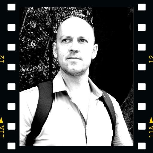 Iconographe - Photographe - Plasticien du quotidien
