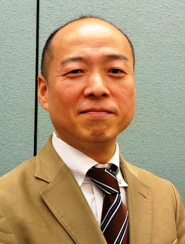 朝日新聞社の山口総局長、言論サイト「論座」の前編集長です。記者人生の前半は、永田町と霞が関で、首相官邸、与党、野党、外務省、財務省などを担当。その後、デスクや論説委員、編集委員を務めました。最近は女性や若者、様々なマイノリティーの政治参加や、憲法、憲法改正国民投票、戦争などに関心をもち、取材・執筆をしています。