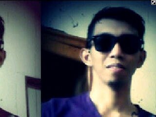 Seorang laki-laki yang menikmati  hidup apa adanya dengan caranya sendiri.                         ~my name is Rizky alamsyah ratu perwira negara.