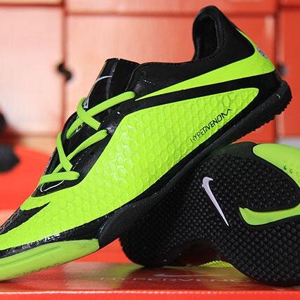 Menyediakan Sepatu Futsal Merek Adidas & Nike, Lokal Kualitas Super 100 % Dijamin Kuat, Order via BBM 74D06EE8/SMS 082112190202