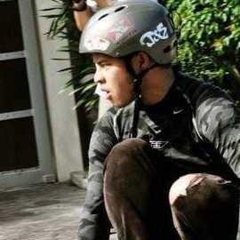 iamsuperkeeno's profile picture. 20 || CE student || AdU || Drummer || Part-time wizard || Hell yea! I'm a pizza kid
Still waiting for her. .  so I'm not moving.