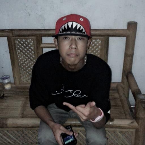@RisyaaF :*
