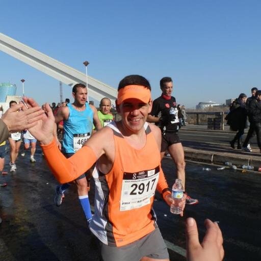 Duatleta salmantino. 180 pruebas disputadas de running y ciclismo. Jefe de Estudios y Profesor de Administración y Comercio. Gran aficionado al baloncesto.