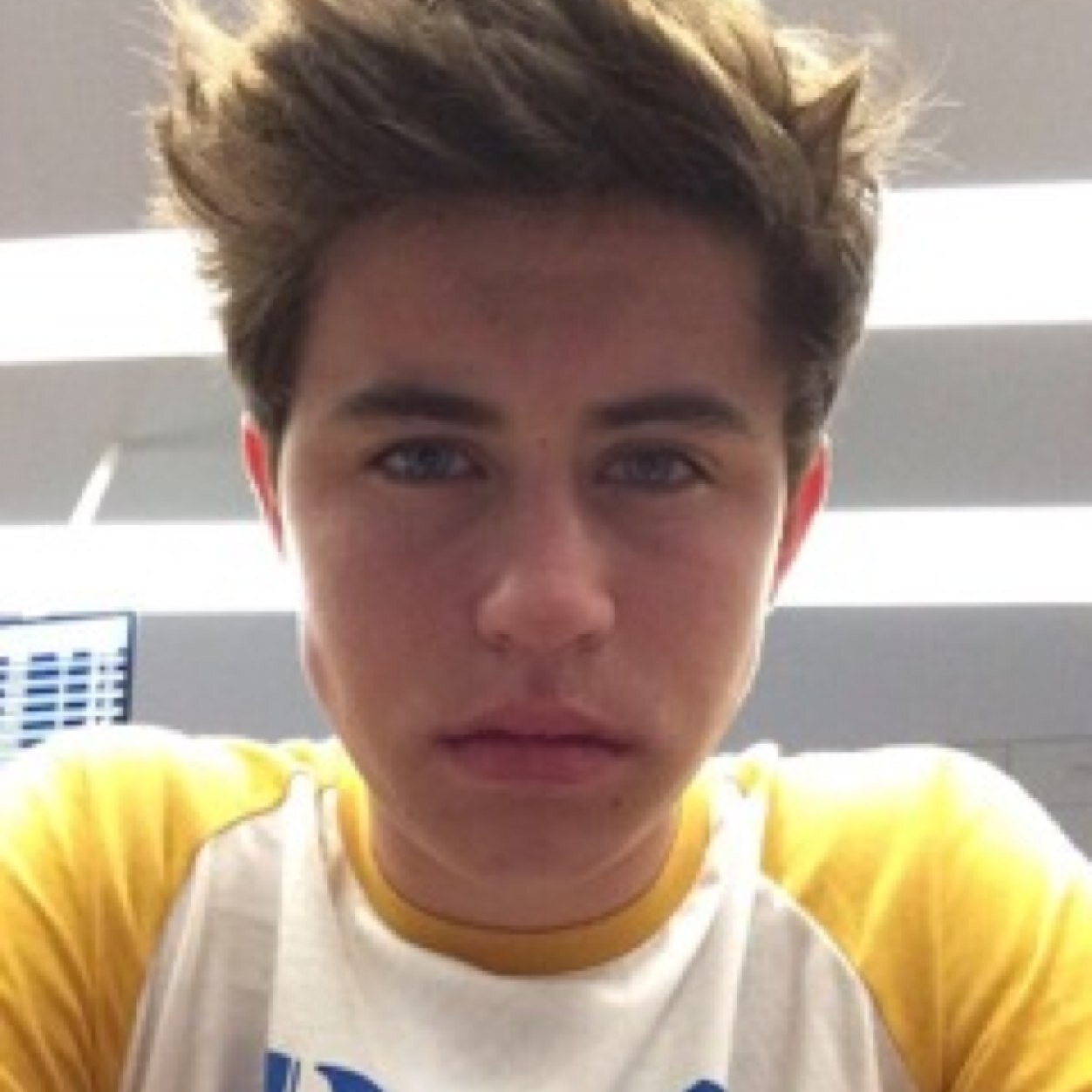 biobiobioILY's profile picture. free follow! follow @MattsNutella