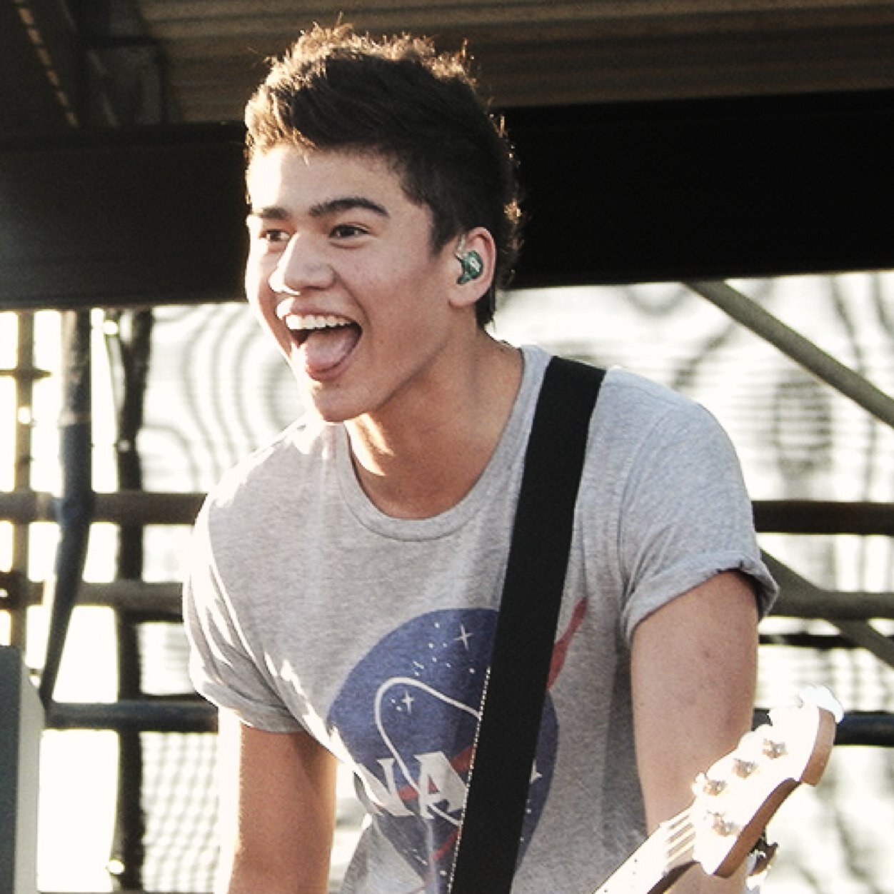 Hello :) Follow @millly5sos for a follow back :)