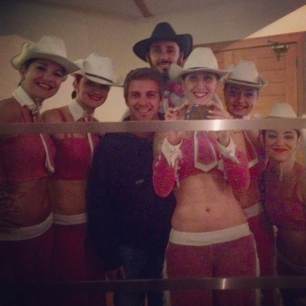 O melhor grupo de dança de sempre! Contacto Sweetdancers Marisa Fernandes 964595104 ou sweetdancers@hotmail.com