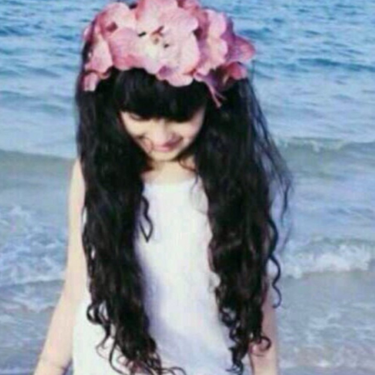لعل هذا الحساب يشفع لي عندما أموت -@noooorah2000- لآجلي ؟-@for_norah2000- .
