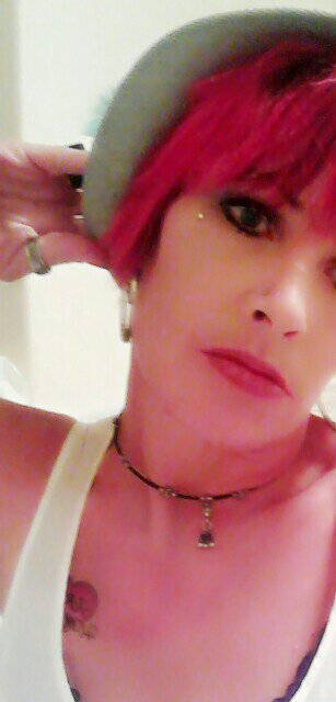 hey:)..funny..fabulous..flavorlishous..fantabulous..funky..fashionable..favourable..and..i love my ink.. that is all..:)