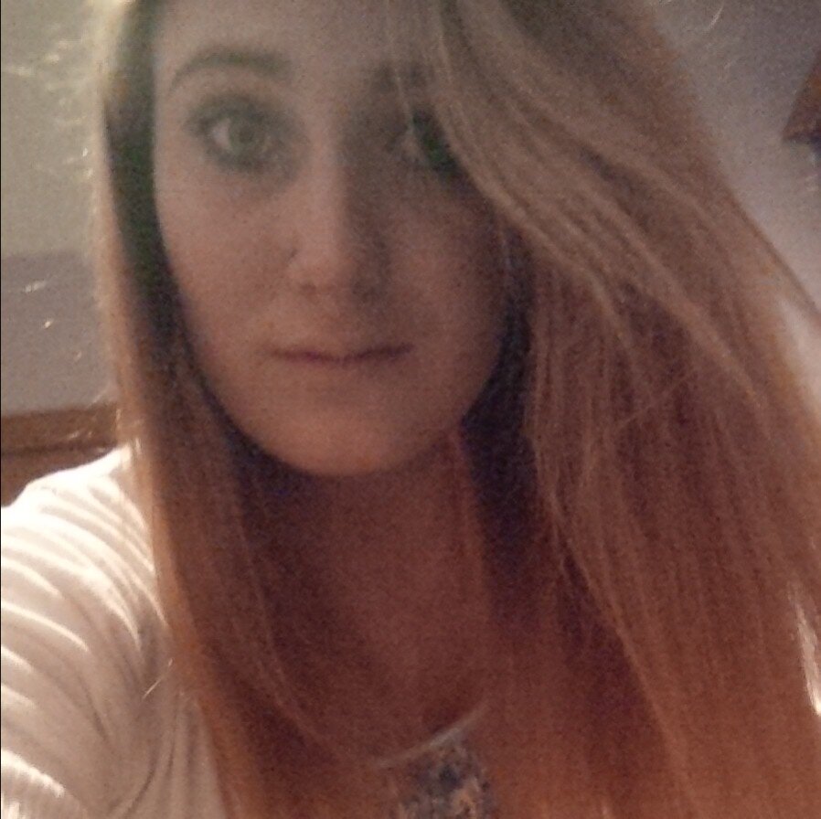 I'm single but my hearts taken (: 
 Best friend - destiny Lynn 
 09.13 

C/O ; 015