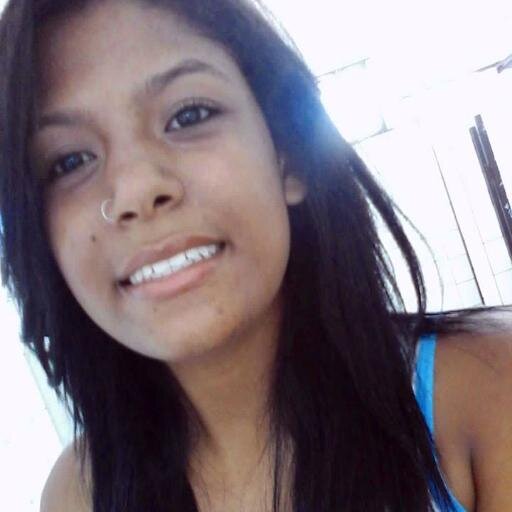dom , dom , dom tav aki no baile escutando akele soom ♫