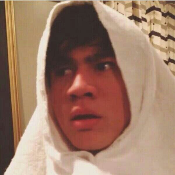 follow @poisonzxrry i follow back on there