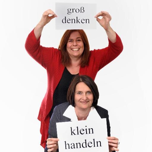 Doris und Ulrike Stahl = Schwestern, Geschäftspartner & 'dranbleib' Fans; arbeiten für und mit selbständigen Dienstleistern im stahldust Campus