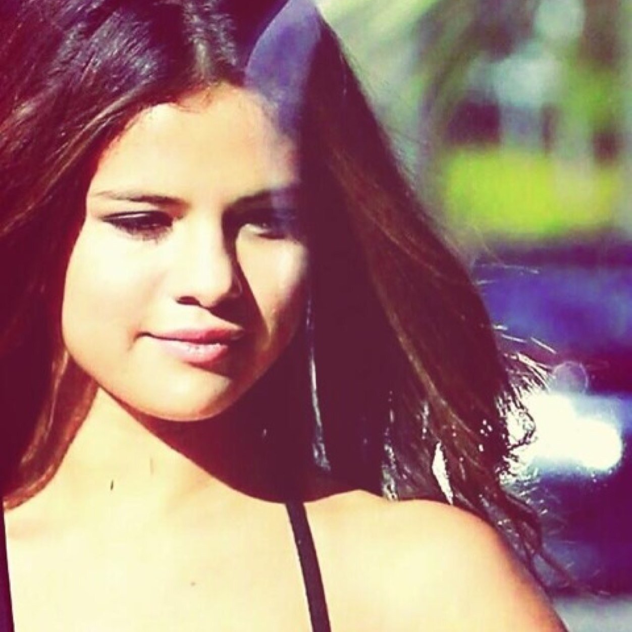 A teen age girl who in lots of Fanbases and has lots of dreams