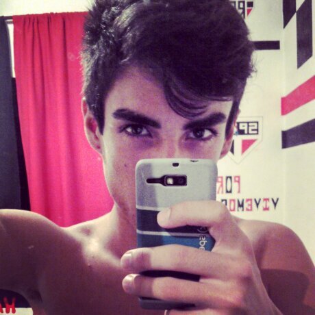 Instagram: @Denis_mathias