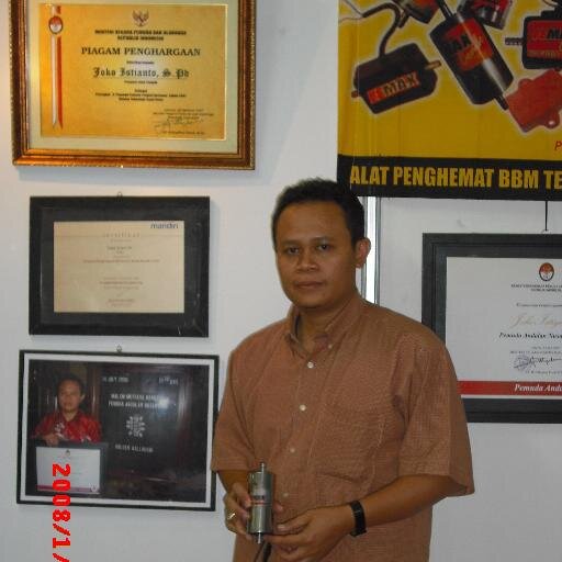 Pegiat WoodBallSport, Teknopreneur, Lecturer, Pemuda Pelopor Nasional 2007, Penemu penghemat BBM peRekor MURI 2011, Finalis Wirausaha Muda Mandiri Nasional