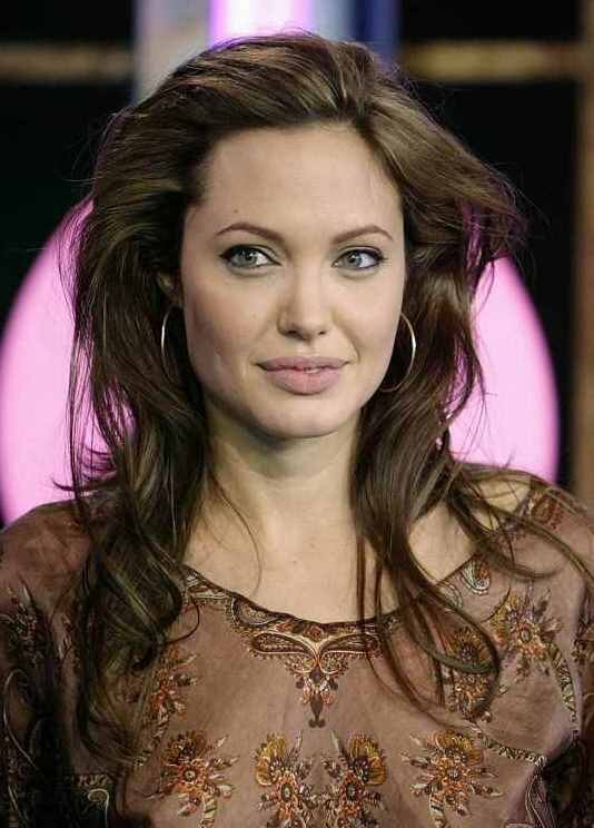 Hello, I'm Angelina Jolie.Follow me on Twitter.Stay up to date with the latest news, blogs and videos as well as hearing what people are saying on Twitter.