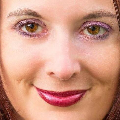 RenaeLaird's profile picture. Social (media) butterfly. Aspiring writer. Mom to 4. Lover of trees, fine wine, good laughs, creativity and generosity.