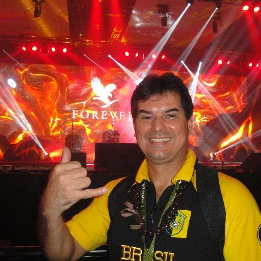 Empresário, Casado, 1 filho, Estilo de Vida Saudável,  Parceiro Forever Living desde 2005. Ajudo pessoas o caminho da Prosperidade!