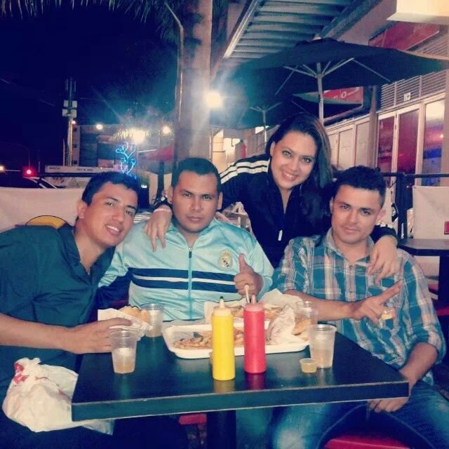 EST. COMUNICACION SOCIAL.... PYC Television
 AFICIONADO DEL : DEP TOLIMA - REAL MADRID - BOCA JUNIORS..- 88
